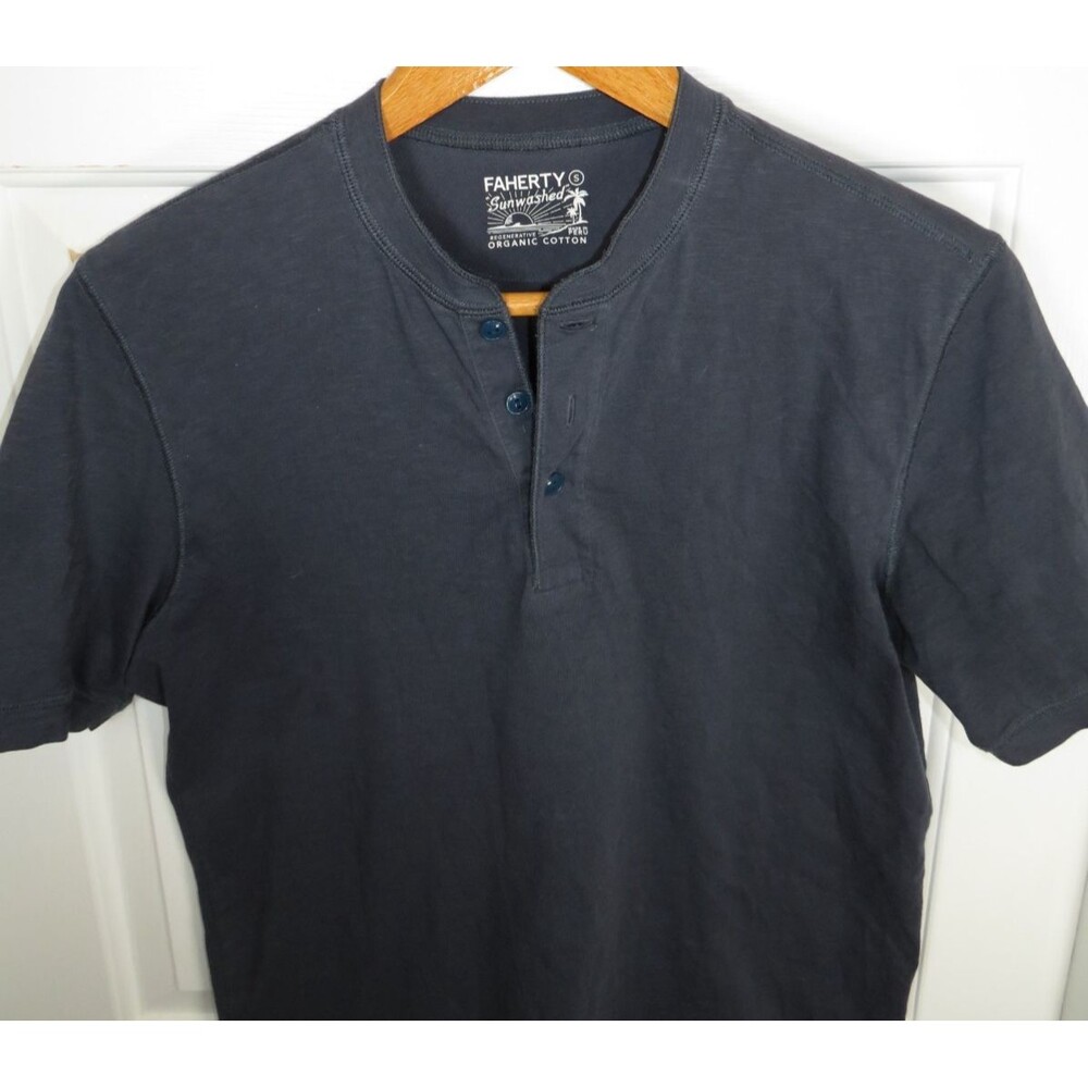 Faherty Sunwashed Short-Sleeve Henley T-Shirt Organic Cotton Dune Navy Small